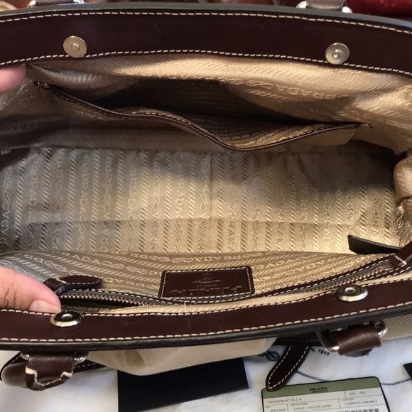 Prada 💯 authentic - Picture 5 of 8